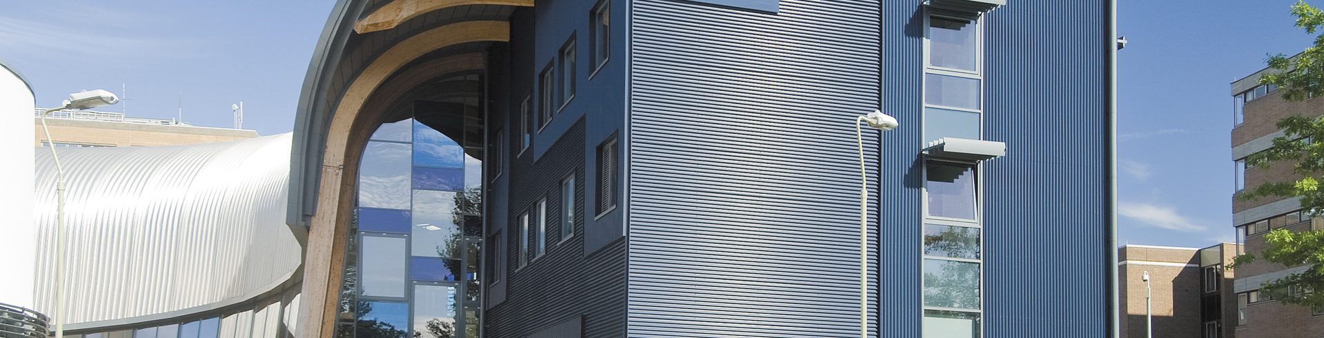 An outside photo of Henley Business School building